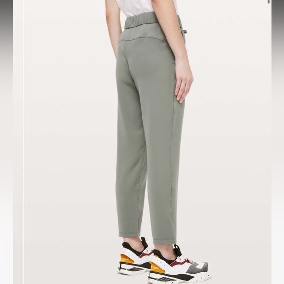 Lululemon On the Fly Pants - Picture 4 of 6
